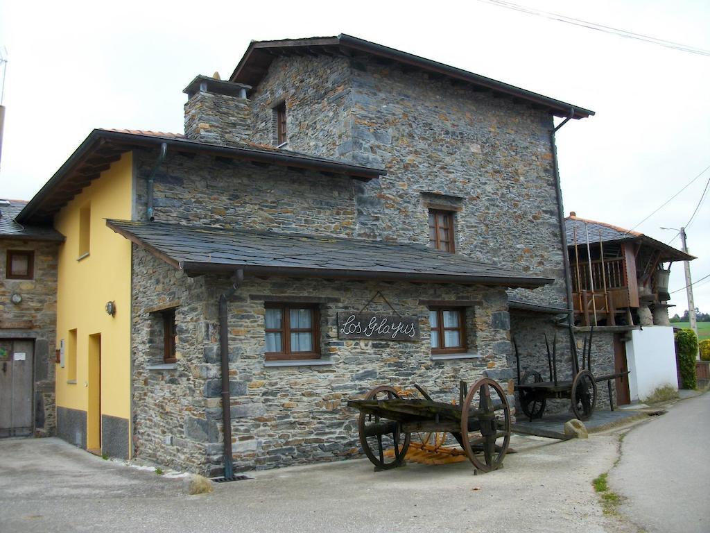 Casa De Aldea Los Glayus Affittacamere Luarca Camera foto
