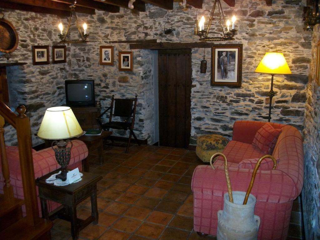 Casa De Aldea Los Glayus Affittacamere Luarca Camera foto